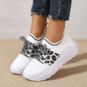 Milegestic Women Fashion Round Toe Platform Round Toe Flat Front Lace Up Sneakers